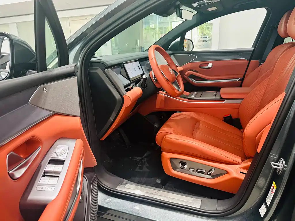 BYD Tang L 2025