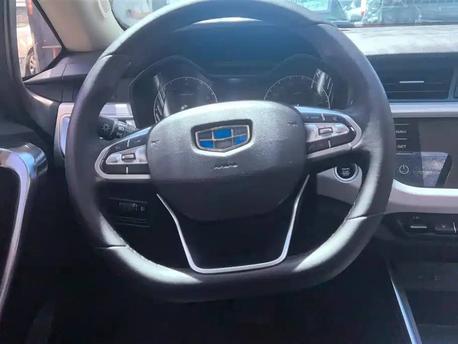 Geely Vision X3 2020 — фото 15