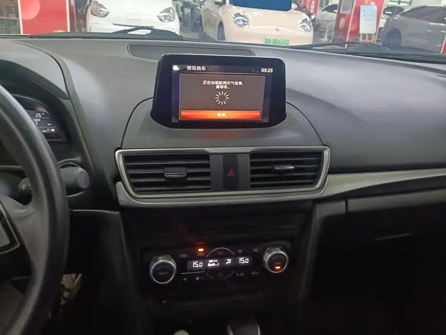 Mazda 3 Axela 2017 — фото 13