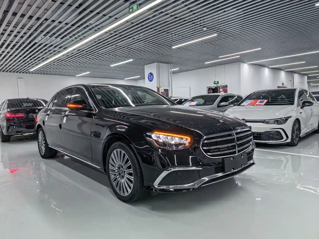 Mercedes-Benz E-Class 2022 — фото 3