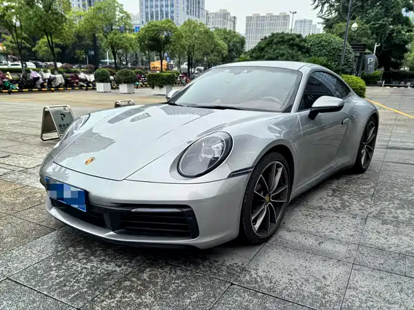 Porsche 911 2023