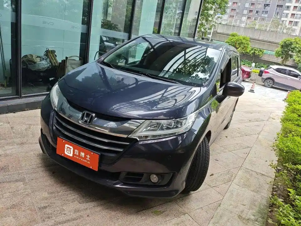 Honda Odyssey 2015 — фото 1