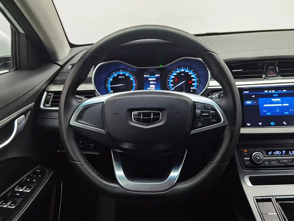 Geely Emgrand 2019 — фото 11