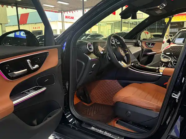 Mercedes-Benz GLC 2023