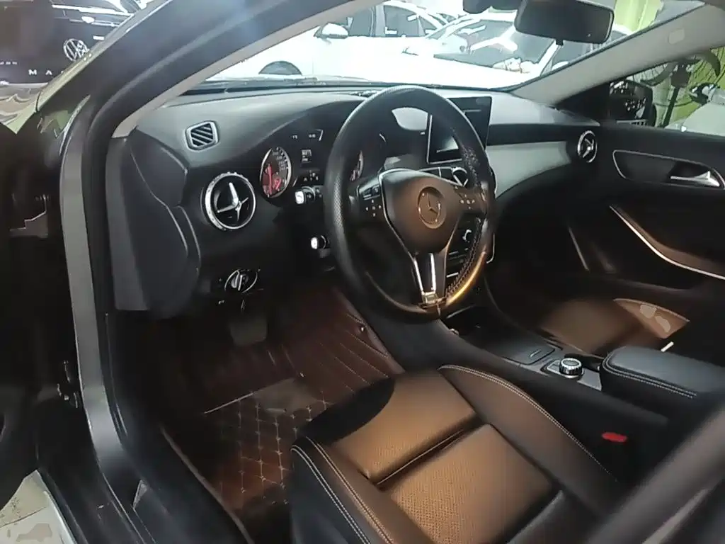 Mercedes-Benz GLA 2016 — фото 10
