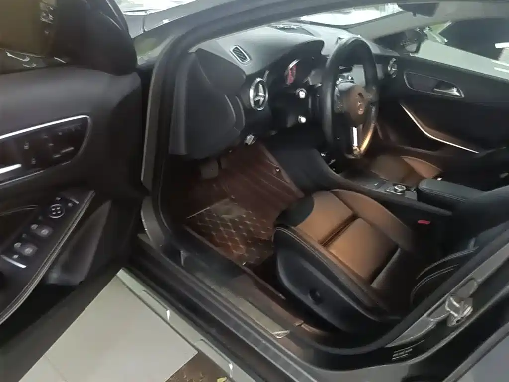 Mercedes-Benz GLA 2016 — фото 16