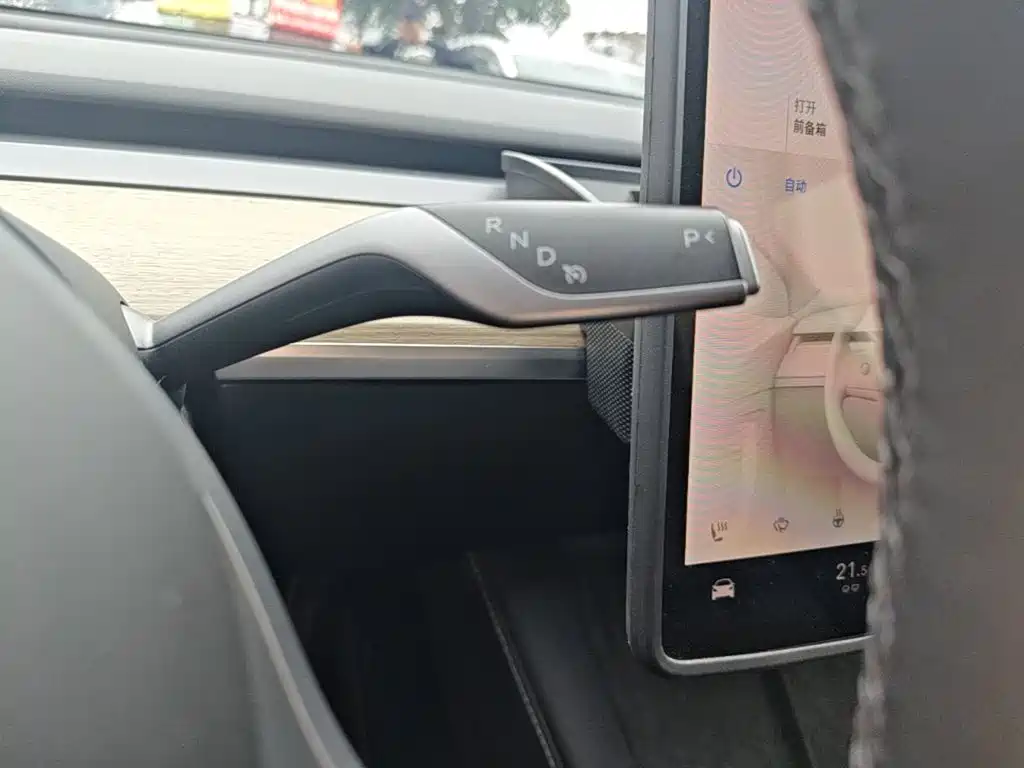 Tesla Model Y 2023 — фото 14