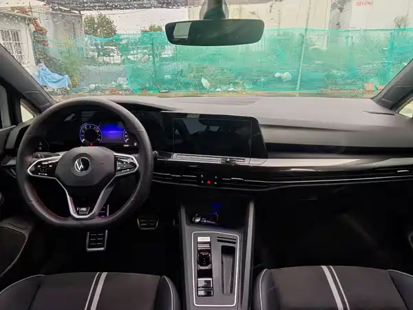Volkswagen Golf 2023