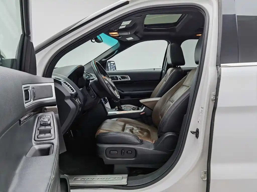 Ford Explorer 2015 — фото 10
