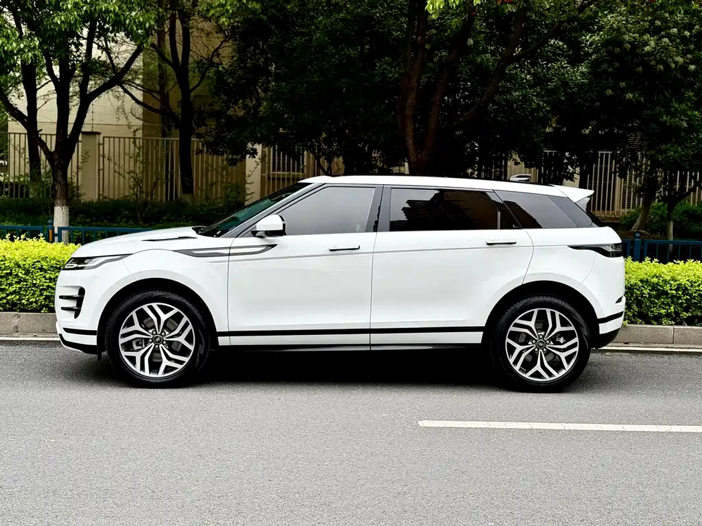 Land Rover Evoque 2022 — фото 15