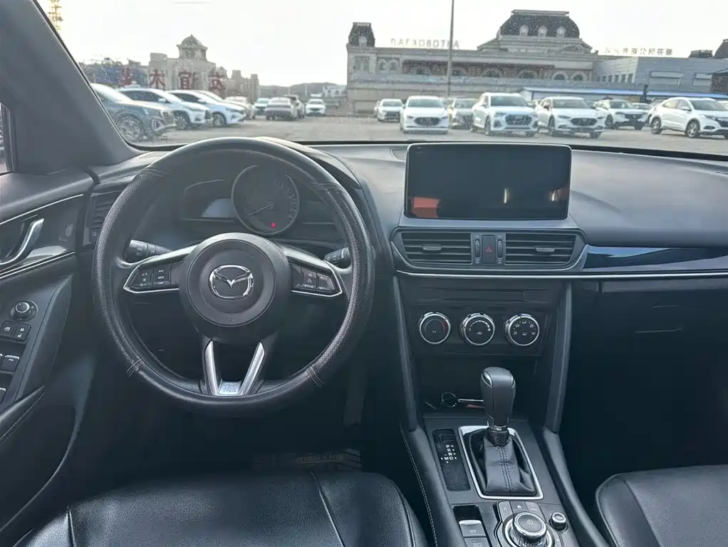Mazda CX-4 2023 — фото 14