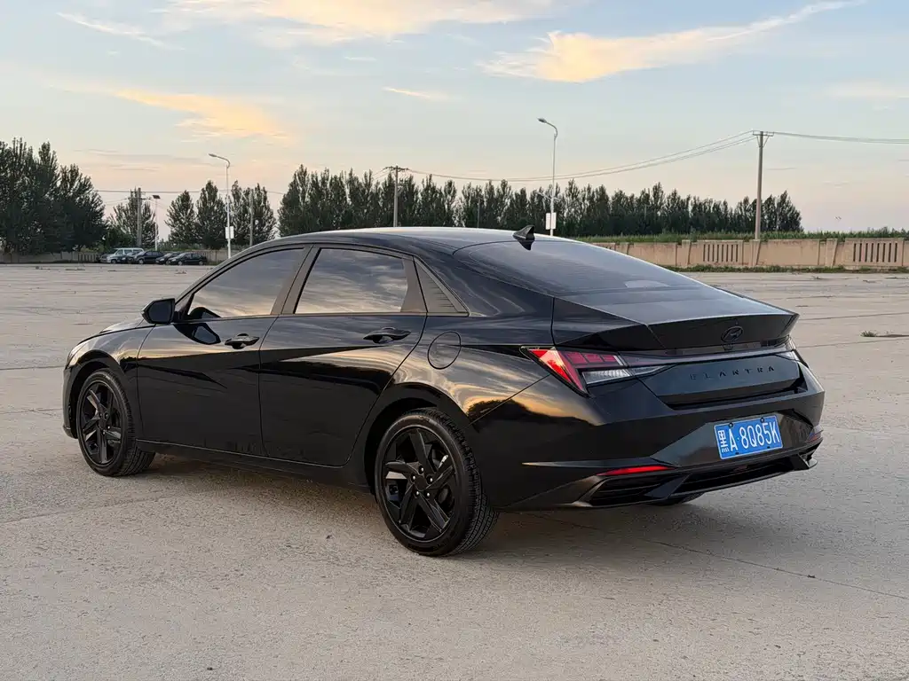 Hyundai Elantra 2022