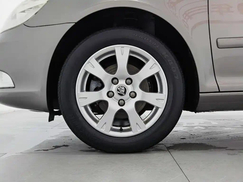 Skoda Octavia 2014 — фото 17