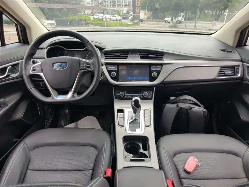Geely Emgrand GS 2016 — фото 10