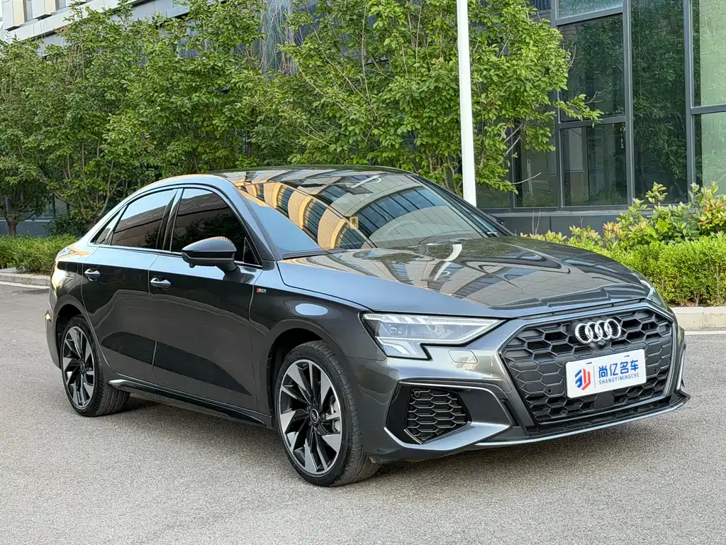 Audi A3 2023 — фото 11