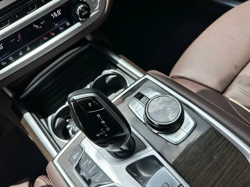 BMW 7 Series 2020 — фото 18