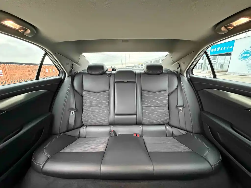 Cadillac ATS-L 2018 — фото 13