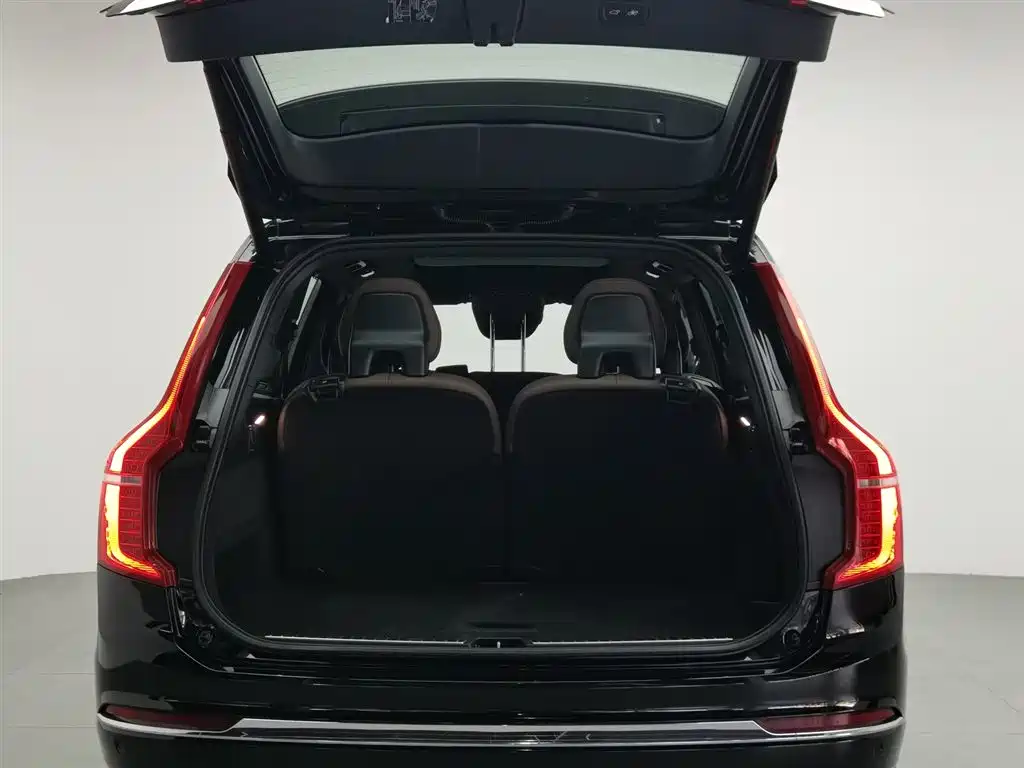 Volvo XC90 2023 — фото 16