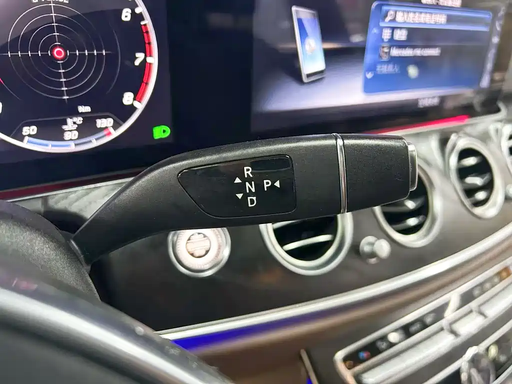 Mercedes-Benz E-Class 2018 — фото 11