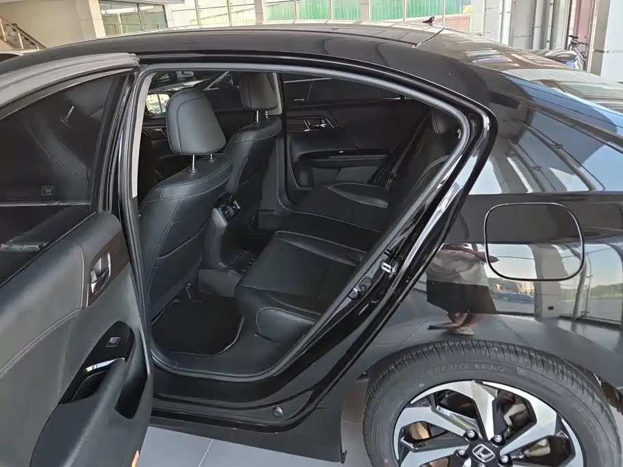 Honda Accord 2016 — фото 11