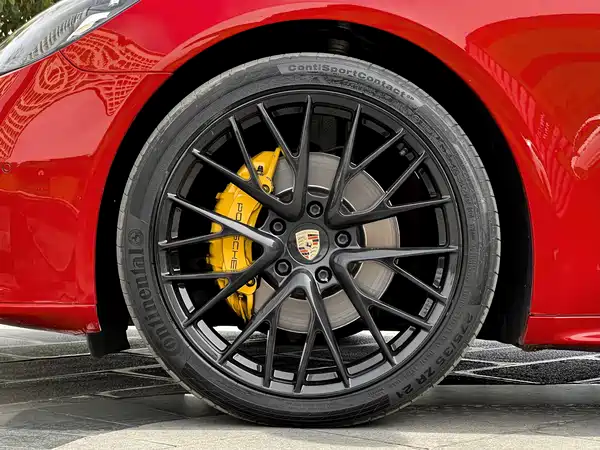 Porsche Panamera 2021
