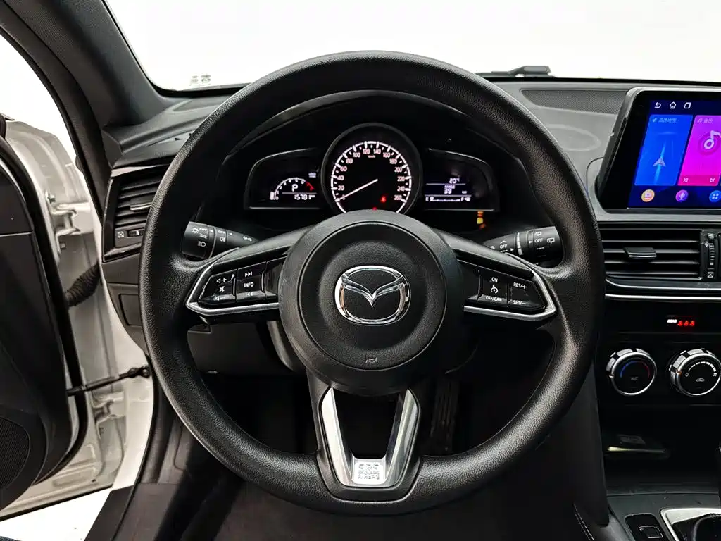 Mazda CX-4 2023 — фото 11