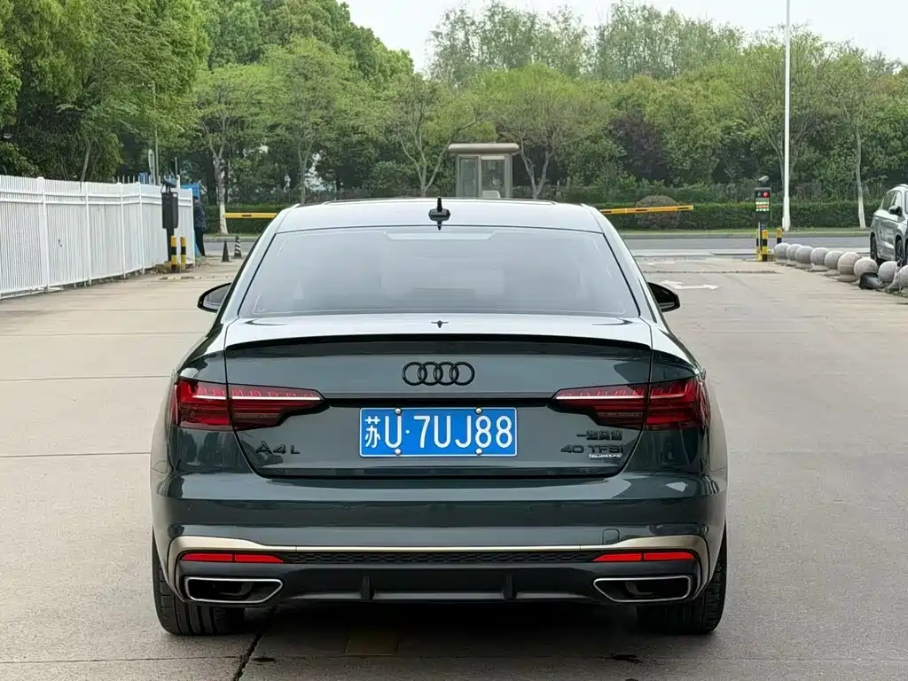 Audi A4L 2024 — фото 5