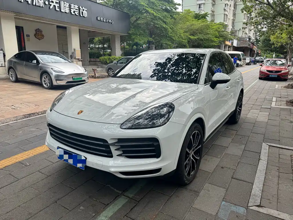 Porsche Cayenne 2022