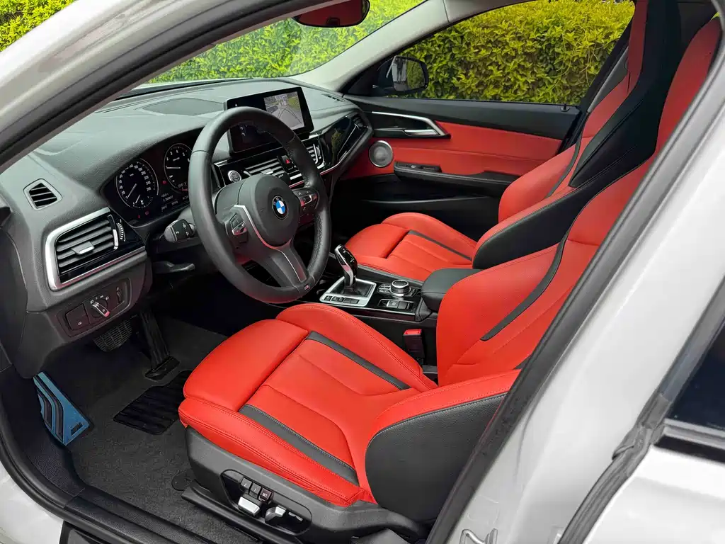 BMW 1 Series 2023 — фото 11