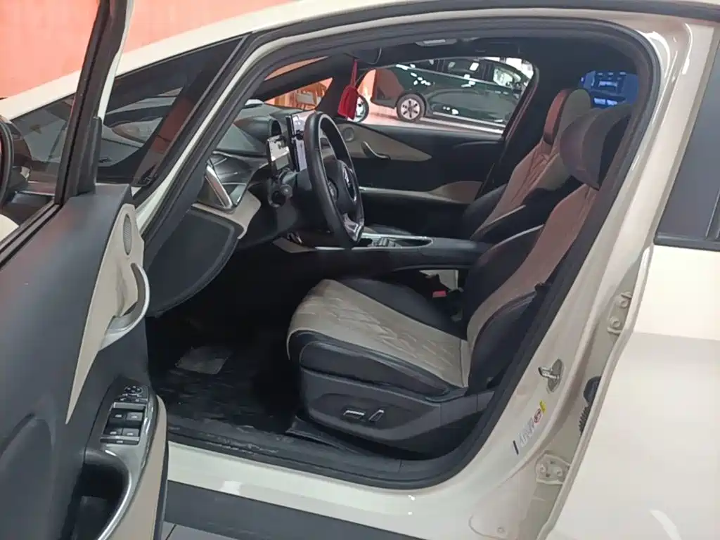 BYD Dolphin 2023 — фото 16