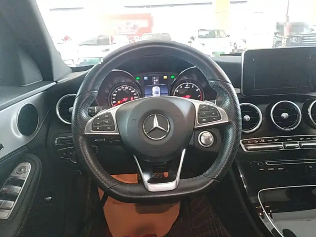 Mercedes-Benz C-Class 2017 — фото 11