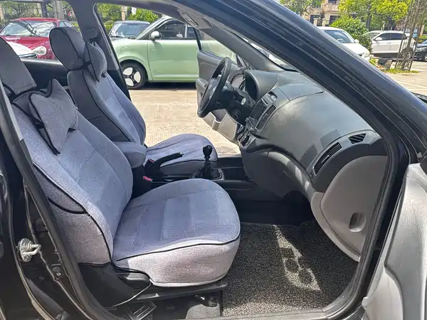 Hyundai Yuedong 2015