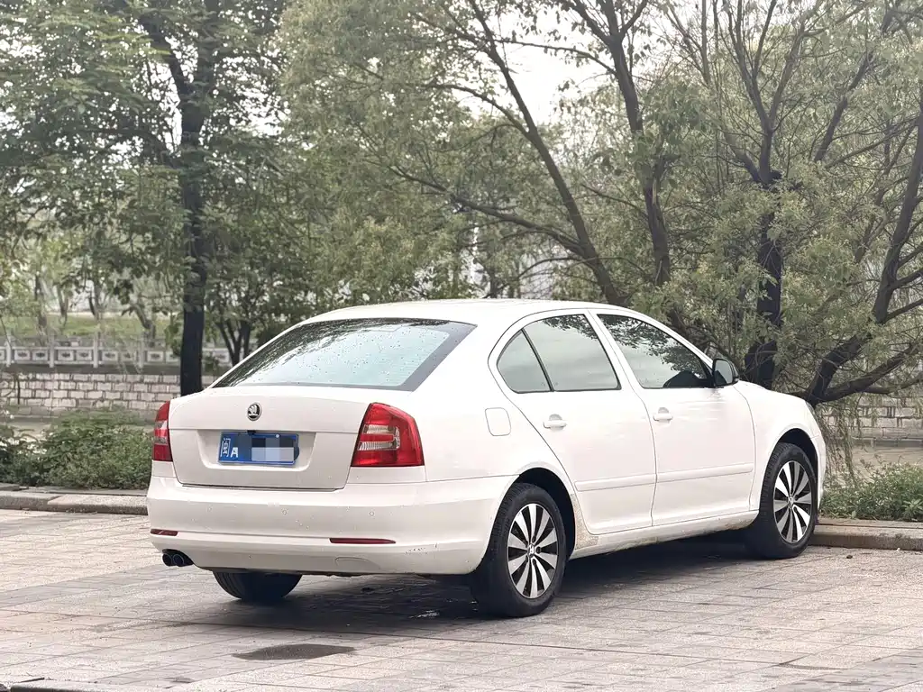 Skoda Octavia 2015 — фото 3