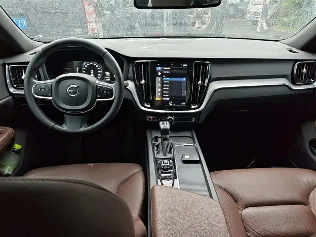 Volvo S60 2020 — фото 10
