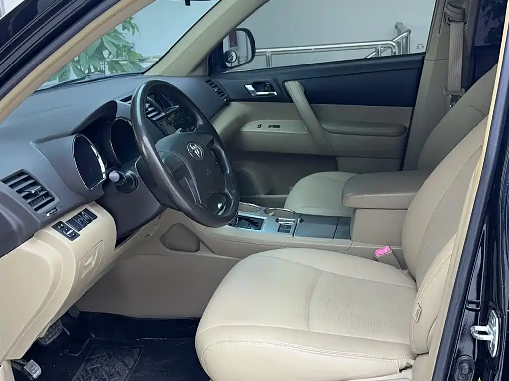 Toyota Highlander 2015 — фото 13