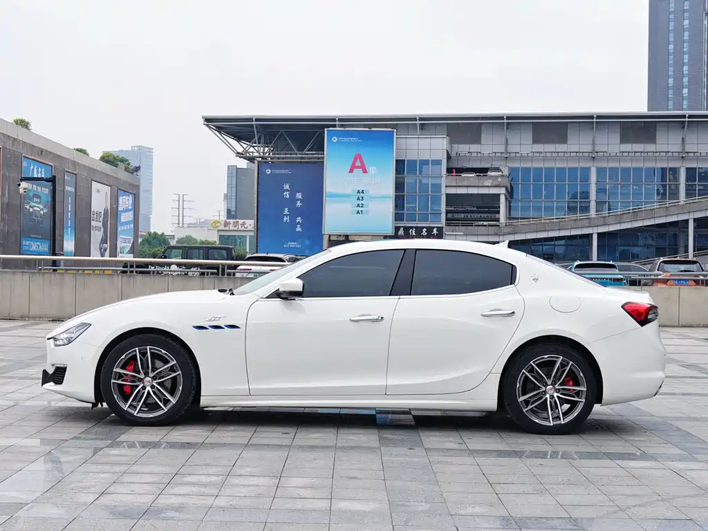 Maserati Ghibli 2022 — фото 2