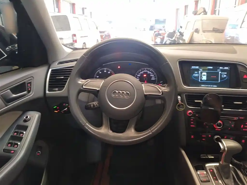 Audi Q5 2016 — фото 11