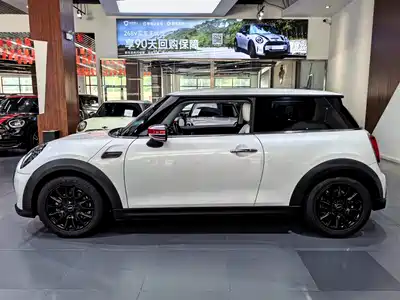 MINI MINI 2023