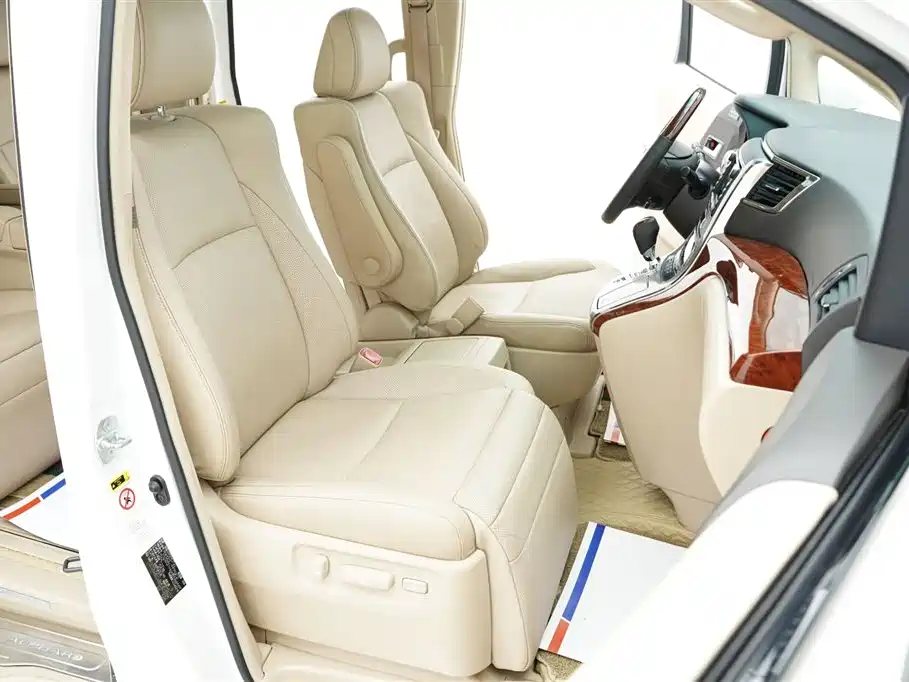 Toyota Alphard 2011 — фото 29