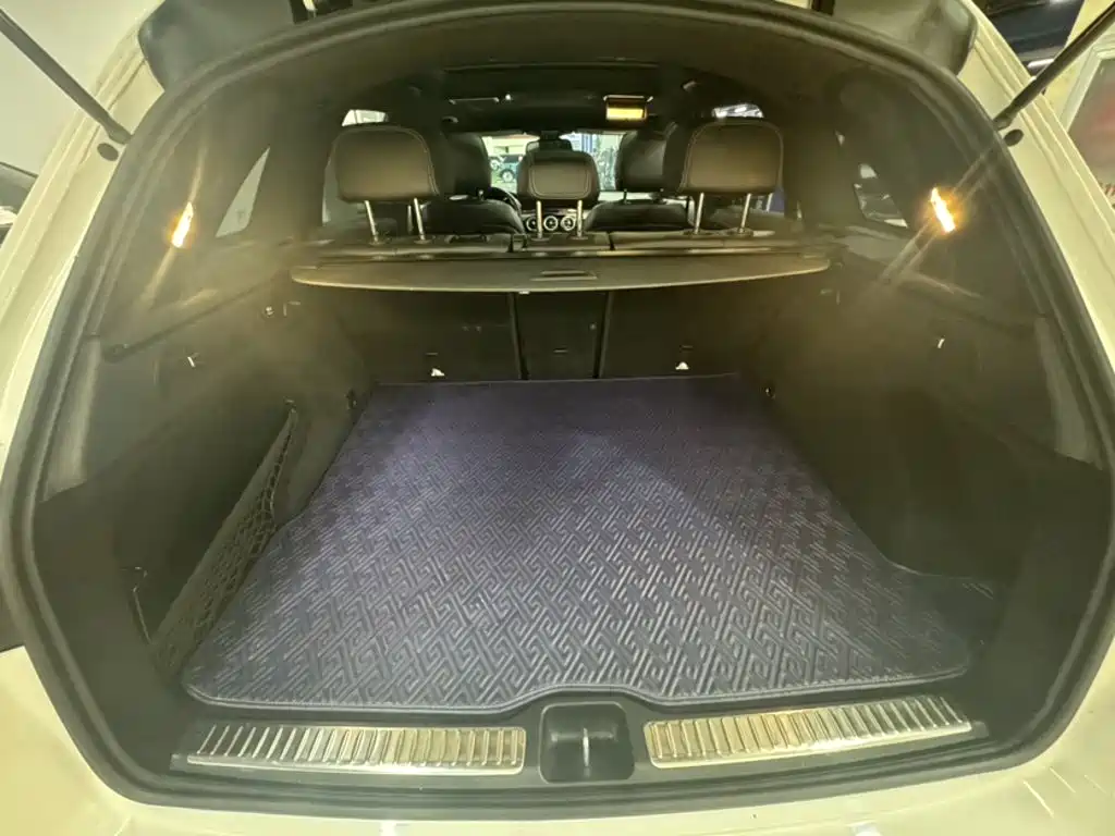Mercedes-Benz GLC 2018 — фото 15