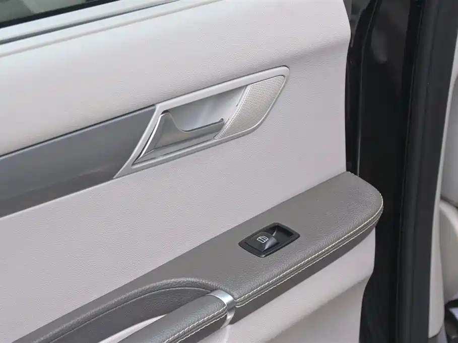 Mercedes-Benz R-Class 2016 — фото 41