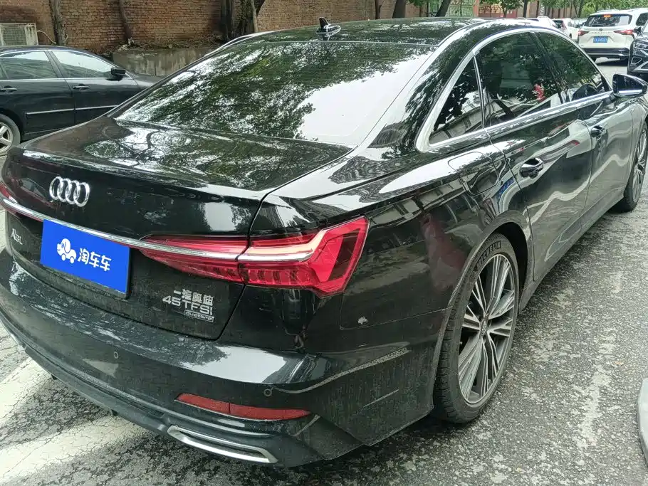 Audi A6L 2022