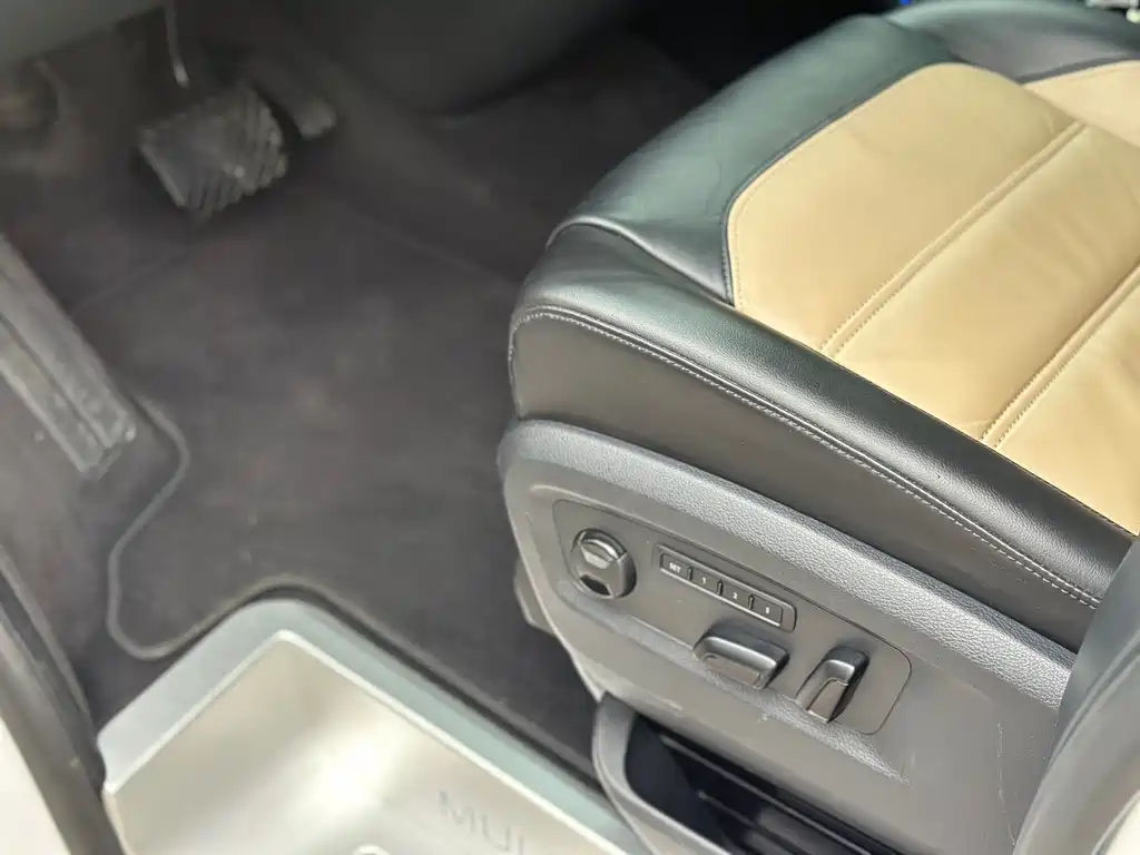 Volkswagen Multivan 2017 — фото 19