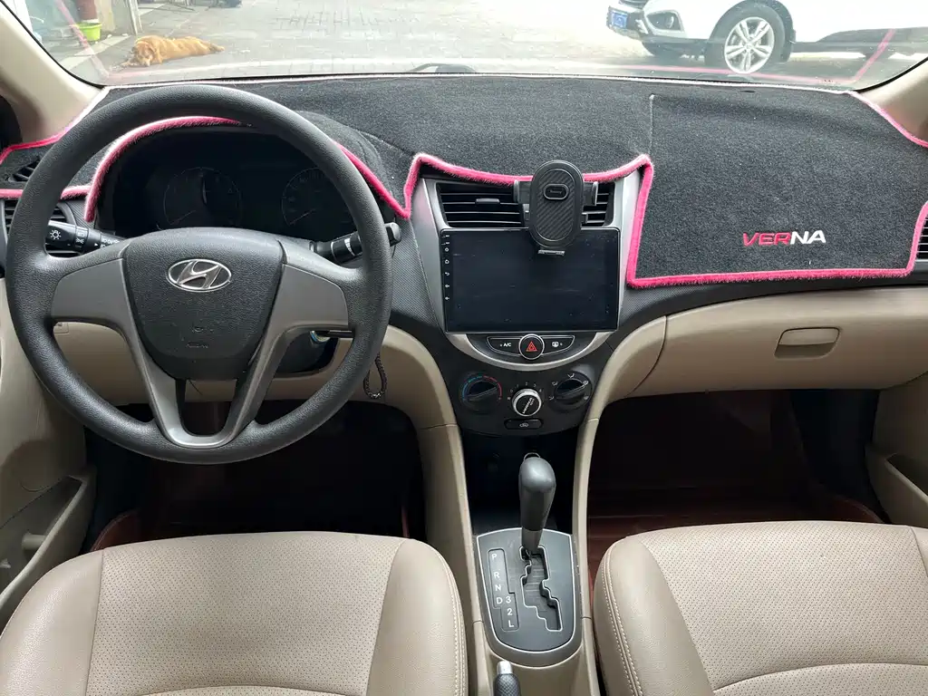 Hyundai Verna 2015 — фото 7