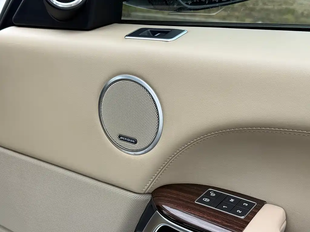 Land Rover Range Rover 2018 — фото 30