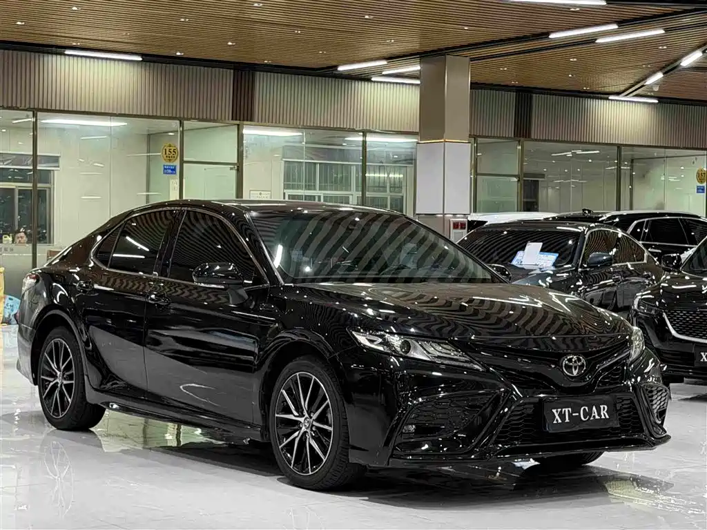 Toyota Camry 2022 — фото 3