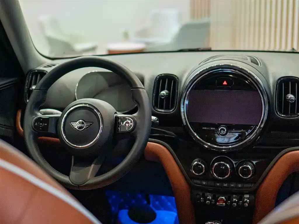 MINI Countryman 2022 — фото 18