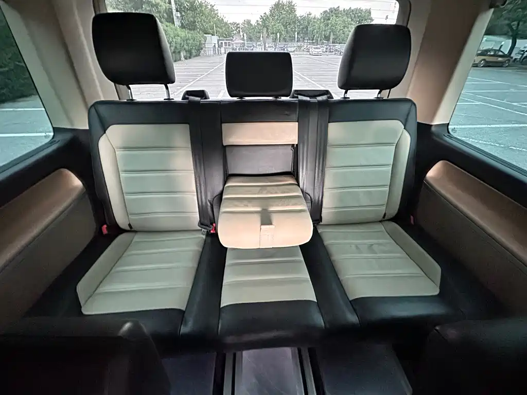 Volkswagen Multivan 2017 — фото 36