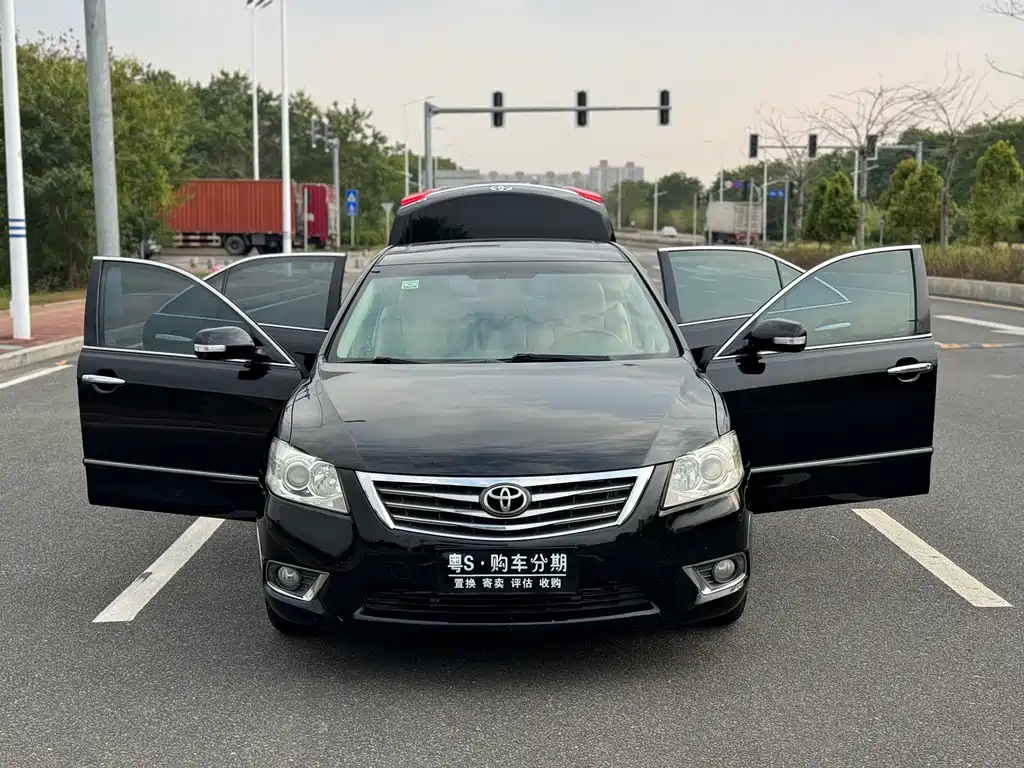 Toyota Camry 2011 — фото 24