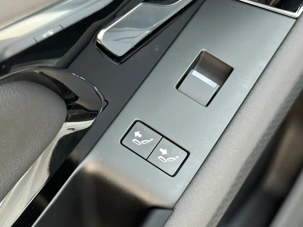 Land Rover Evoque 2021 — фото 19